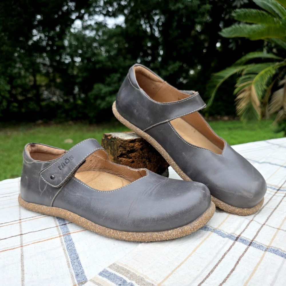Taos Ultimate Mary Jane Size 9 (EU 40) Light Gray Leather Curves & Pods Flats